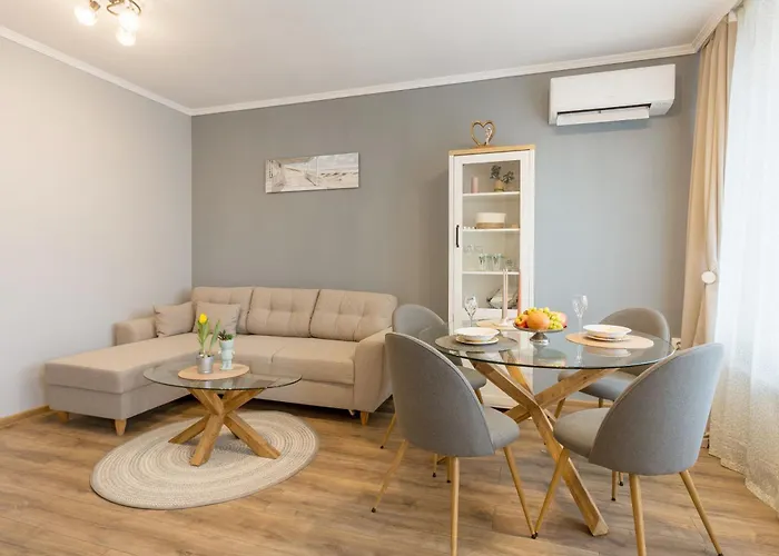 Διαμέρισμα Happy Lazur *